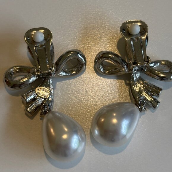 Crystal Bow Pearl Drop Clip Earrings Light Cultura Pearl - Picture 3 of 3